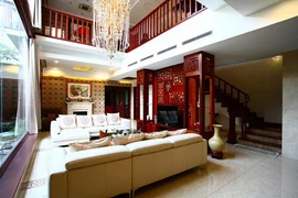 Biệt thự Hà Nội có bể bơi rộng trên sân thượng