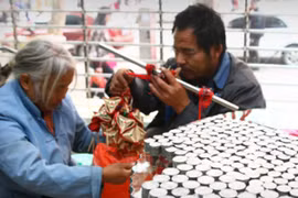 Trung Quốc: Nộp học phí cho con bằng hai bao tải tiền xu