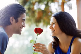 Những hành động chứng tỏ chàng "phát điên" vì bạn