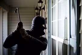 Bị phát hiện, trộm điên cuồng đâm chết nữ chủ nhà