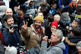 Ra tòa vì che chở người nhập cư 