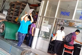 Nhan nhản nhà máy cán tôn giá rẻ