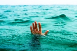 Đi dự đám cưới, bị lật ghe 2 người tử nạn