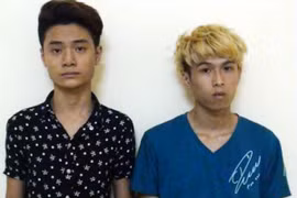 Bé gái 10 tuổi “chiều” 2 bạn trai trong cùng một ngày