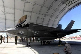 Hải quân đánh bộ Mỹ bay thử siêu tiêm kích F-35B đầu tiên