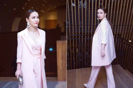 Yến Trang gợi cảm tham dự tuần lễ thời trang Việt Nam