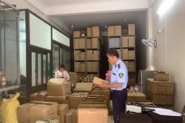 Phát hiện hơn 7.500 đôi giày, dép nghi giả mạo thương hiệu ZARA