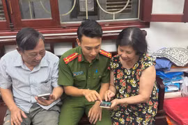 Tận tâm hỗ trợ nhân dân đóng góp ý kiến sửa đổi Hiến pháp