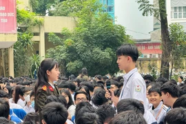 Giáo dục pháp luật cho hơn 800 học sinh Trường THPT Lê Quý Đôn