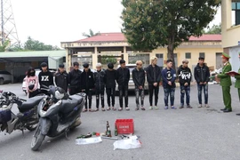 Hai nhóm thanh niên mang theo hung khí đi giải quyết mâu thuẫn