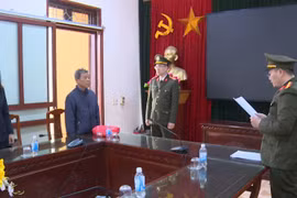 Khởi tố 2 bị can sử dụng tài liệu giả lập hồ sơ đề nghị hưởng chế độ