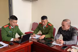 Nam công nhân trộm cắp 11 chiếc điện thoại di động của đồng nghiệp