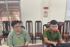 Triệu tập gã đàn ông hành hung phụ nữ ở sảnh thang máy chung cư