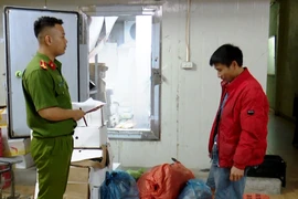 Đột kích kho lạnh chứa gần 6,5 tấn thực phẩm không có hóa đơn, nguồn gốc