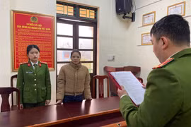 Bắt đối tượng liên quan đến vụ vận chuyển ngà voi Châu Phi 