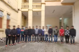 Công an Hà Nội tạm giữ 10 đối tượng mang hung khí đi gây rối