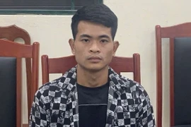 Bắt đối tượng chặn đường cướp xe máy của người dân