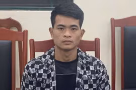 Bắt đối tượng chặn đường cướp xe máy của người dân