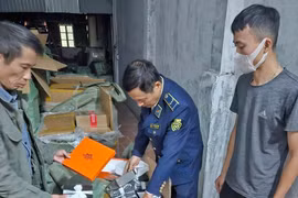 Phát hiện hơn 1.600 sản phẩm túi xách nghi giả mạo các thương hiệu lớn