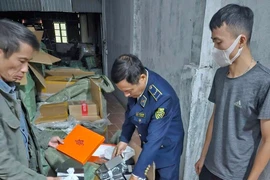 Phát hiện hơn 1.600 sản phẩm túi xách nghi giả mạo các thương hiệu lớn