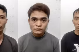 Khởi tố chủ và 2 nhân viên quán karaoke về hành vi "Chứa mại dâm"