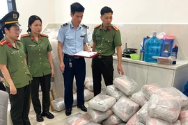 Khởi tố đối tượng sản xuất, buôn bán hàng giả là thức ăn dùng để chăn nuôi