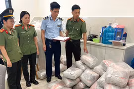 Khởi tố đối tượng sản xuất, buôn bán hàng giả là thức ăn dùng để chăn nuôi