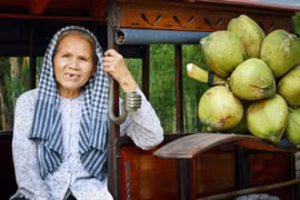 "Nụ cười hạnh phúc" tri ân những người có công