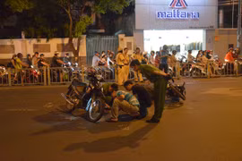 Va chạm 2 xe máy trên đường, một người chết