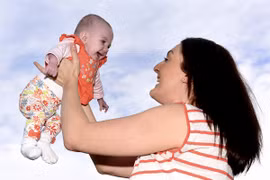 Bé sơ sinh chỉ nặng hơn 500g ở Anh