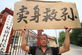 Ông "bán thân" để cứu cháu bệnh nặng