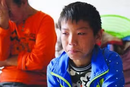 Bé trai 11 tuổi một mình đi 400km để chữa bệnh