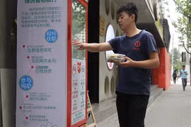 Thượng Hải lắp đặt "tủ lạnh tình thương"