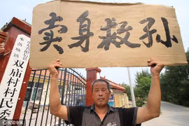 Ông "bán thân" để cứu cháu bệnh nặng