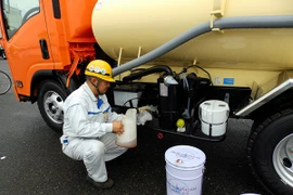 Xe hút bể phốt tỏa hương thơm sô cô la