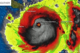 Bức ảnh bão Matthew có mặt quỷ "gây sốt" trên mạng