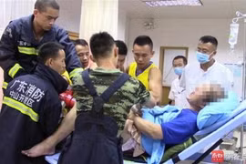 Trung Quốc: Khốn khổ vì "của quý" mắc kẹt trong nam châm