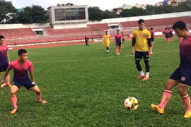 Kết thúc Tết sớm, các đội bóng hối hả tập luyện trở lại