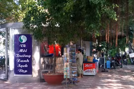 Các cơ quan, hộ dân mở cửa nhà vệ sinh miễn phí phục vụ khách du lịch