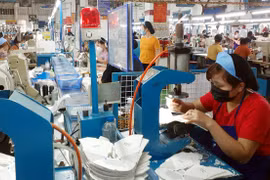 Kinh tế 9 tháng tiếp tục tăng trưởng dương