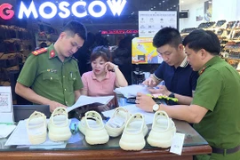 Sản xuất, buôn bán hàng giả có thể bị phạt đến 100 triệu đồng, tước giấy phép kinh doanh