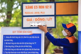 Hôm nay (23-10): Giá xăng trong nước có thể tăng trở lại