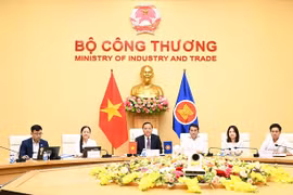 Các Bộ trưởng ASEAN họp về sáng kiến tài chính cho lưới điện ASEAN