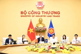 Các Bộ trưởng ASEAN họp về sáng kiến tài chính cho lưới điện ASEAN