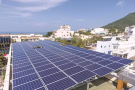 Phát triển bùng nổ, điện mặt trời bộc lộ nhiều bất cập