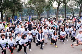 Gần 2.000 người chạy hưởng ứng "Toàn dân tiết kiệm năng lượng hưởng ứng Giờ Trái đất năm 2025"