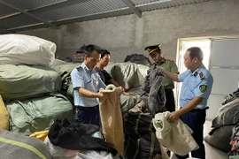 Bán quần áo 'second hand' không rõ nguồn gốc trên mạng xã hội, bị giữ trên 25 tấn hàng