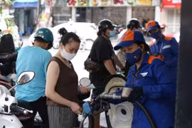 Ngày mai (26-10), giá xăng có thể tăng mạnh