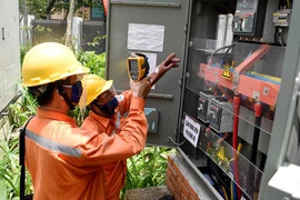 Nắng nóng hơn 40 độ C, tiêu thụ điện lập đỉnh chưa từng có