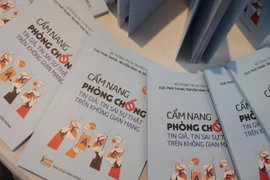 Ra mắt “Cẩm nang phòng chống tin giả, tin sai sự thật trên không gian mạng”